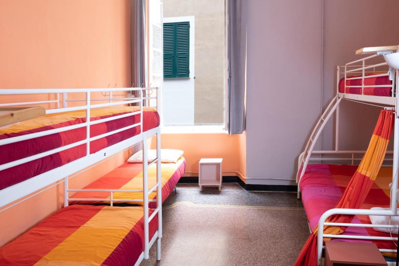 Manena Hostel Genova Bagian luar foto