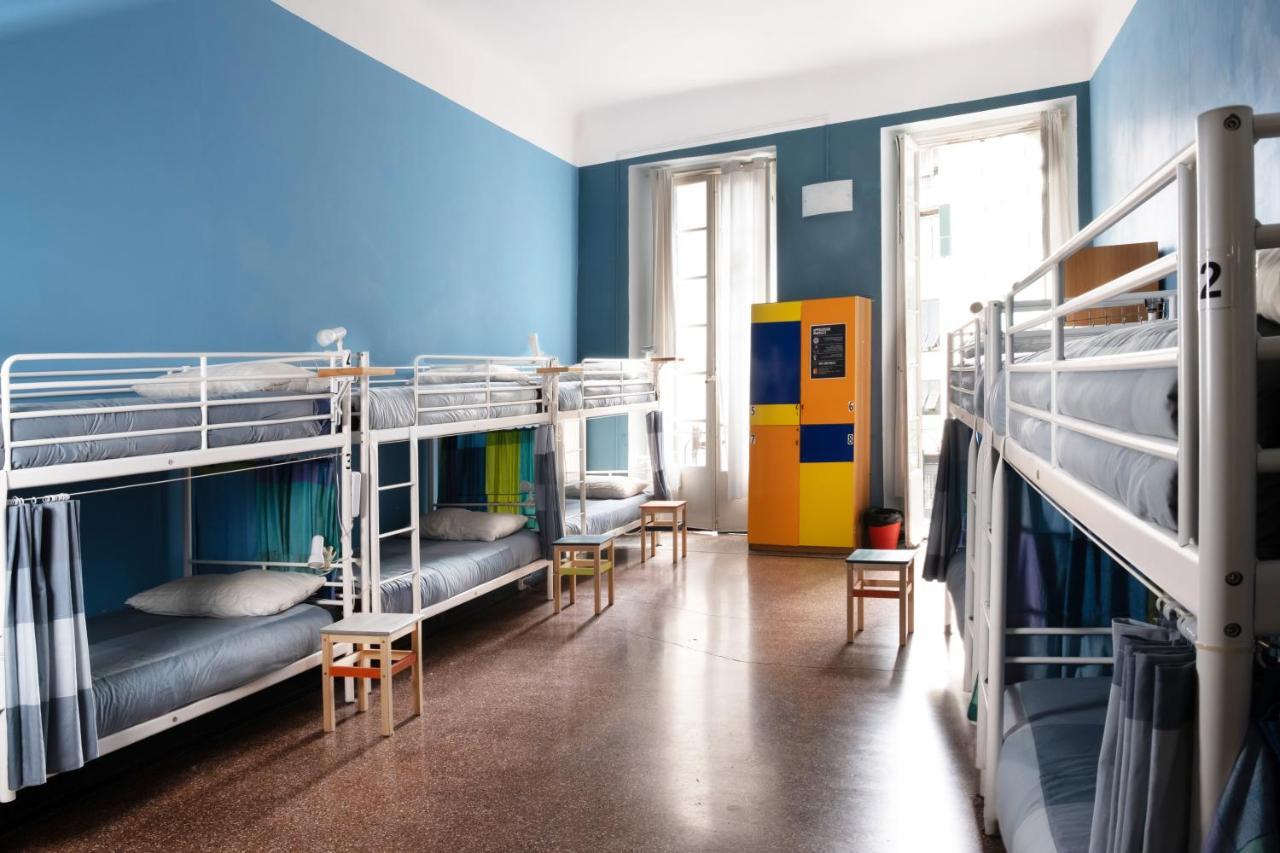 Manena Hostel Genova Bagian luar foto