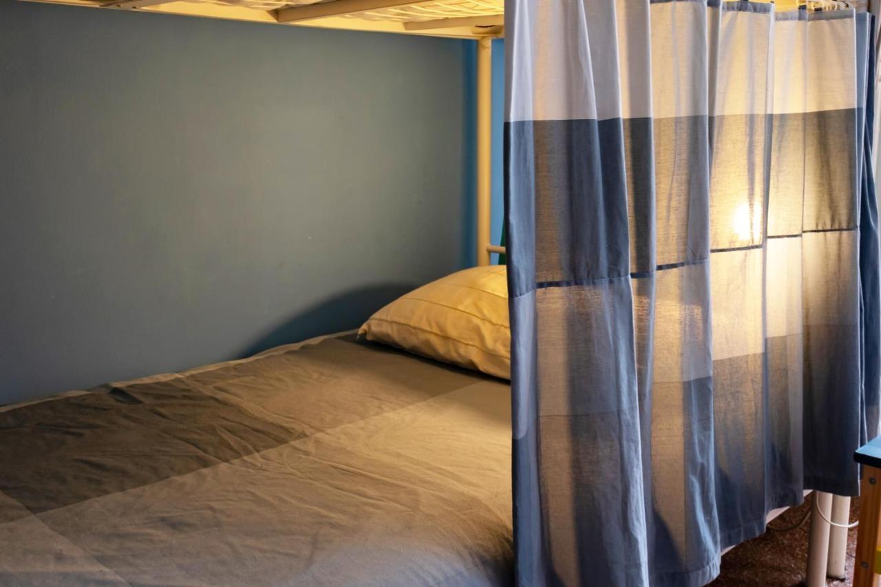 Manena Hostel Genova Bagian luar foto