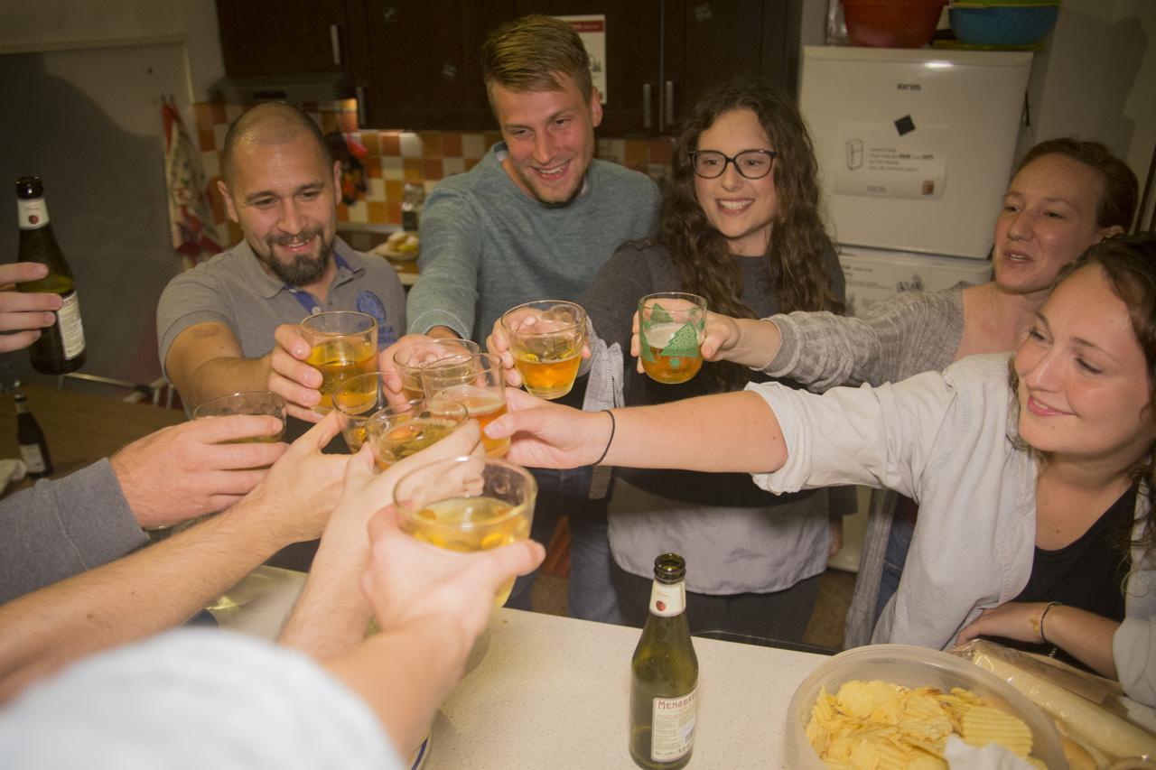 Manena Hostel Genova Bagian luar foto